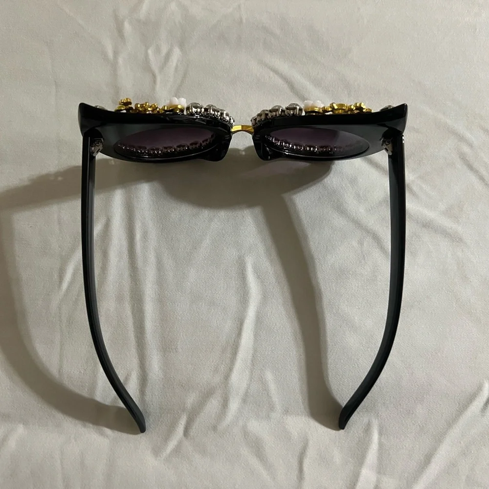 Sunglasses I Women’s I Sunglasses I Multicolor-Black l Floral Embellished - Picture 4 of 4